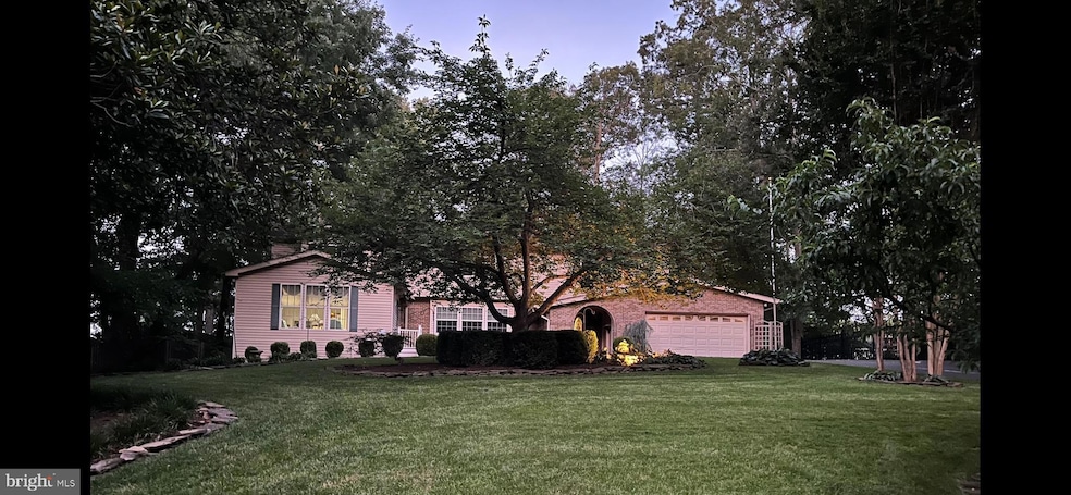 3203 Riverview Dr, Triangle, VA 22172 - photo 1