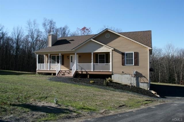 62 Wayne Dr, Middletown, NY 10940 - photo 1