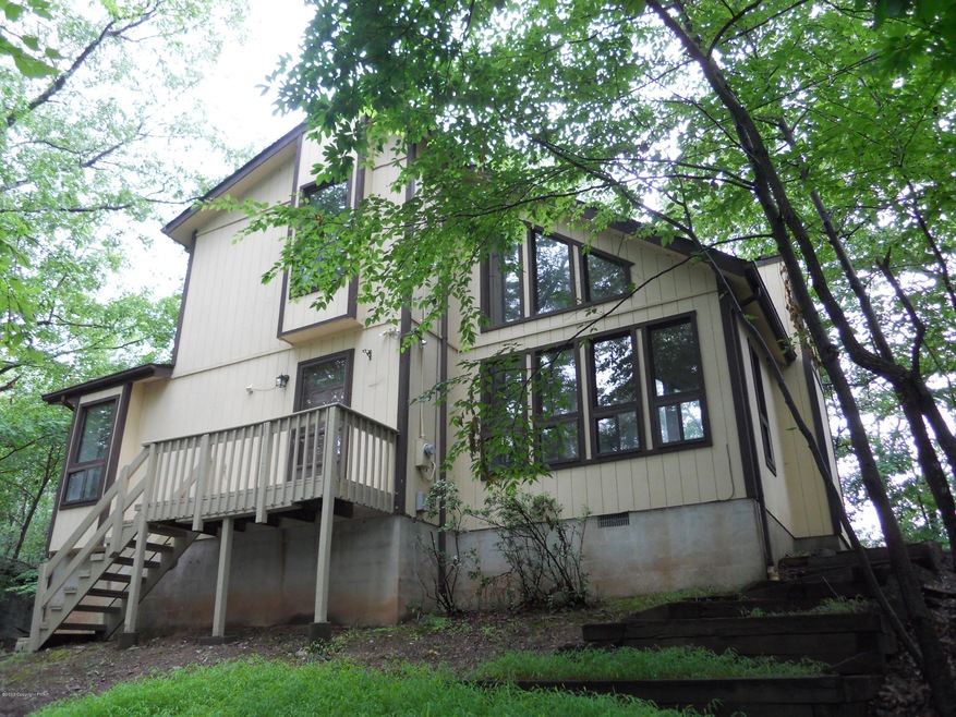 129 Bayberry Ct, East Stroudsburg, PA 18301 - photo 1