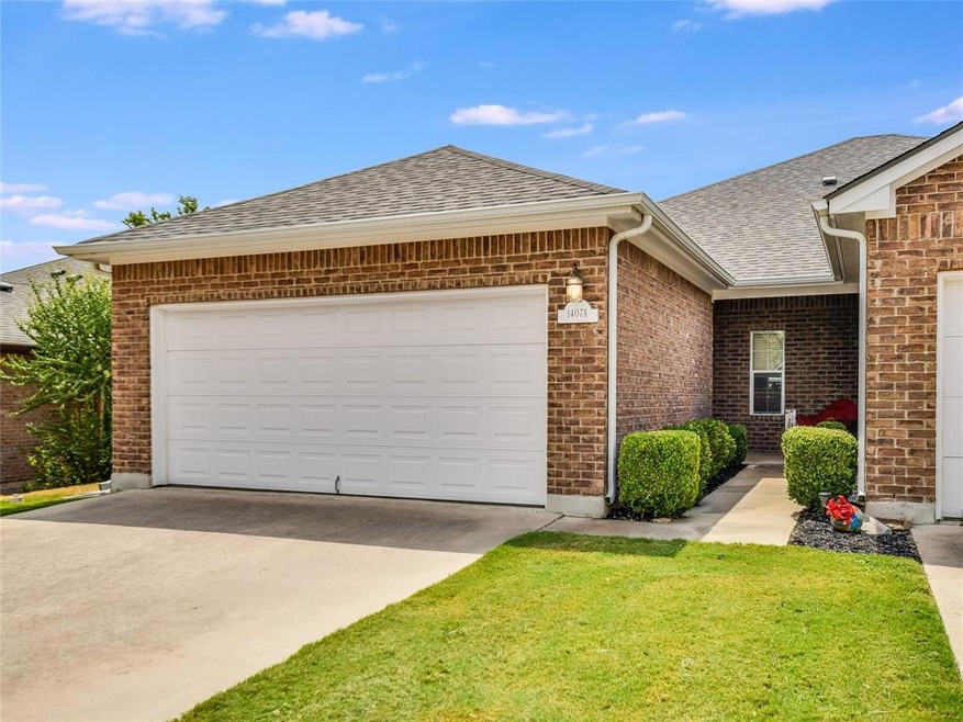 Darling duplex with private entry, full garage, gr