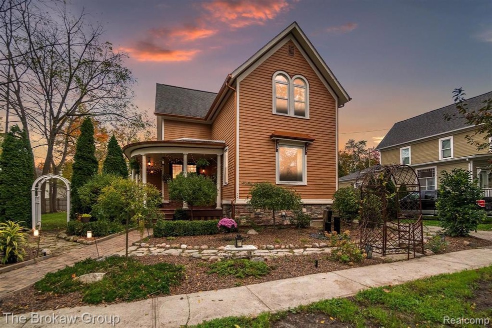 01-629-N-Calhoun-St-WindowStill-Real-Estate-Photog