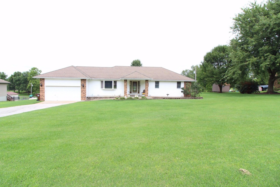 1337 Paradise Dr, Nixa, MO 65714 - photo 1