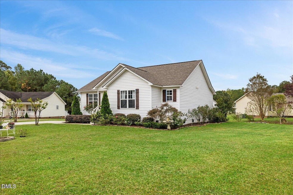 100 Stoney Creek Cir, Smithfield, NC 27577 - photo 1