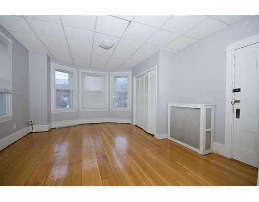 9 Boardman St, Boston, MA 02128 - photo 1
