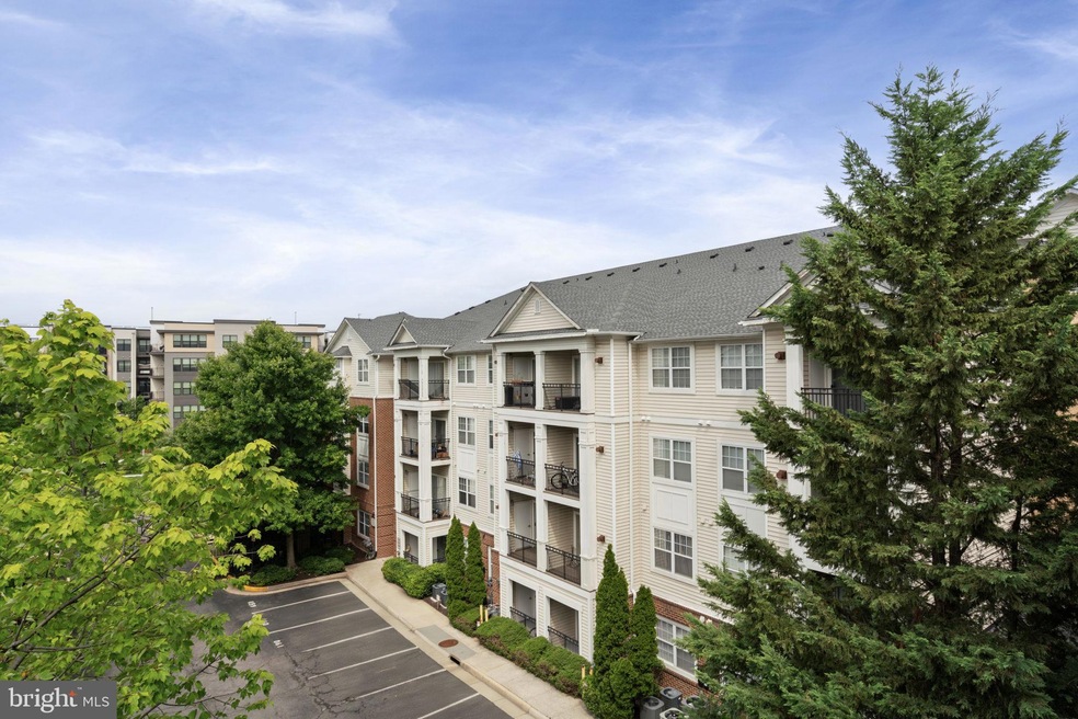 12945 Centre Park Cir unit 407, Herndon, VA 20171 - photo 1