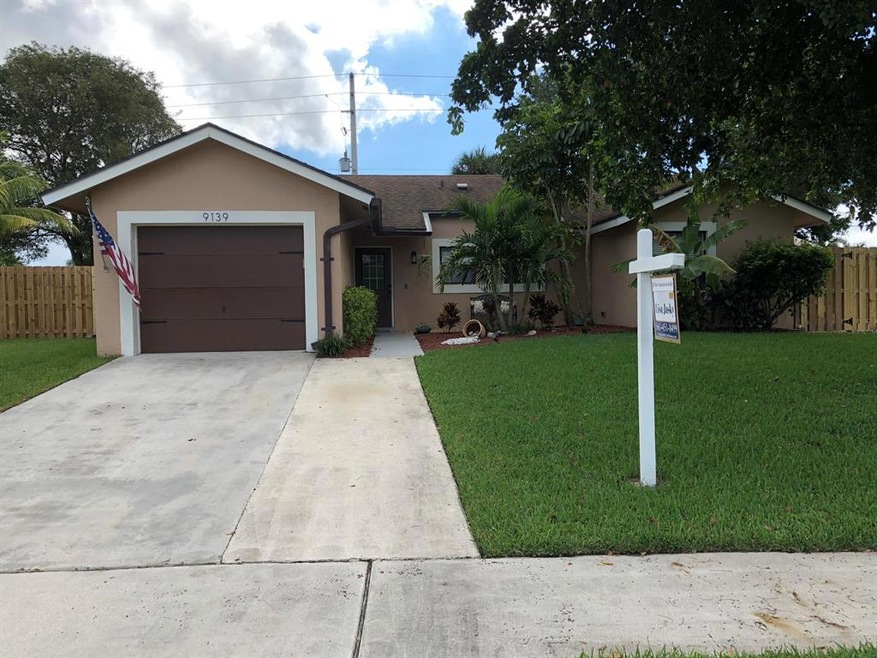 9139 Bedford Dr, Boca Raton, FL 33434 - photo 1