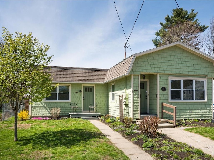 22 East St, Essex Junction, VT 05452 - photo 1