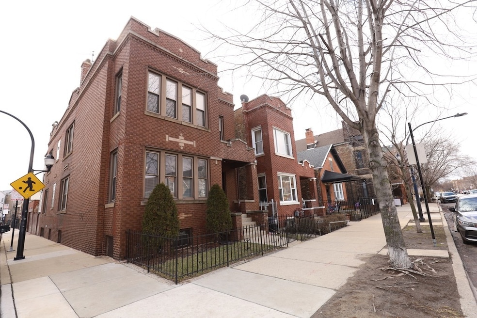 2039 W 23rd St unit GDN, Chicago, IL 60608 - photo 1
