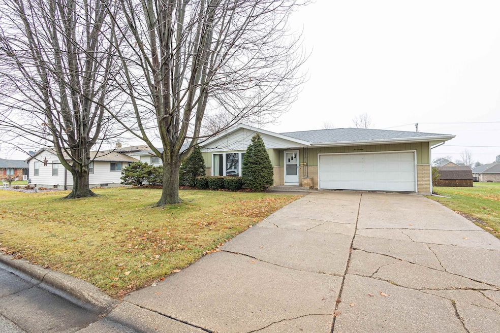 516 N Washington St, Cuba City, WI 53807 - photo 1