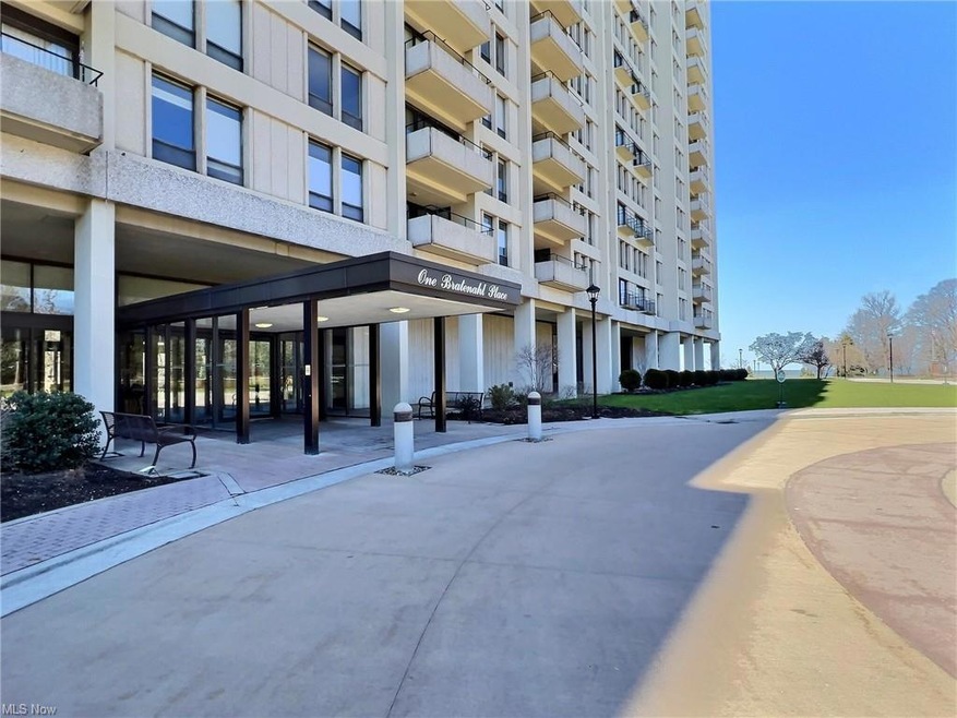 1 Bratenahl Place Unit 805, Cleveland, OH 44108