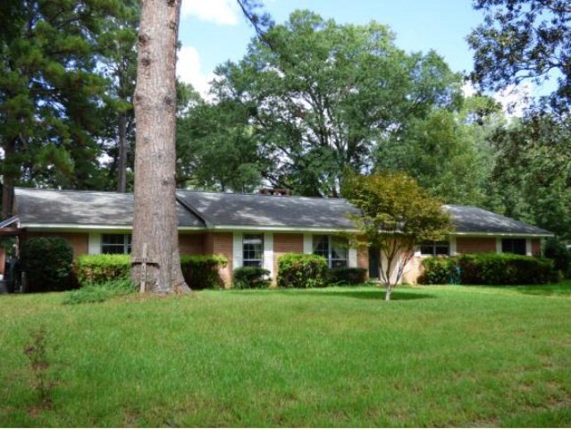 633 Bostwick St, Nacogdoches, TX 75965 - photo 1