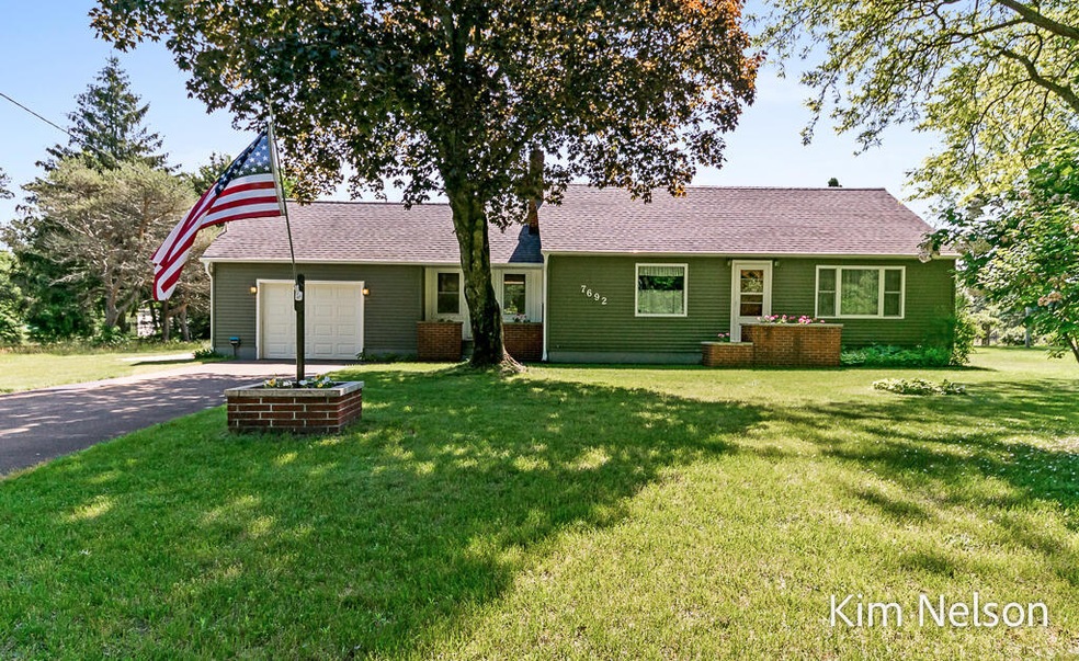 7692S.80th-2LoRes