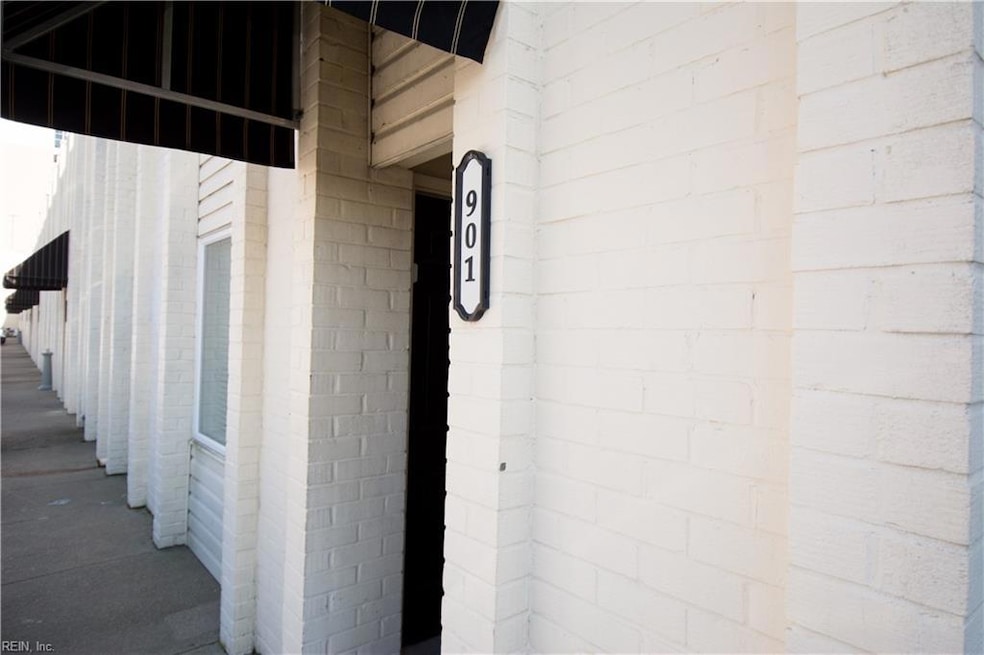 901 Pacific Ave unit C, Virginia Beach, VA 23451 - photo 1