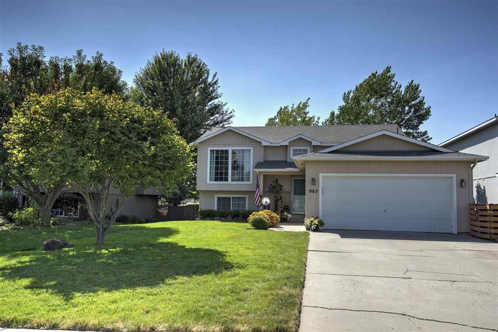 965 N Stanley St, Medical Lake, WA 99022 - photo 1