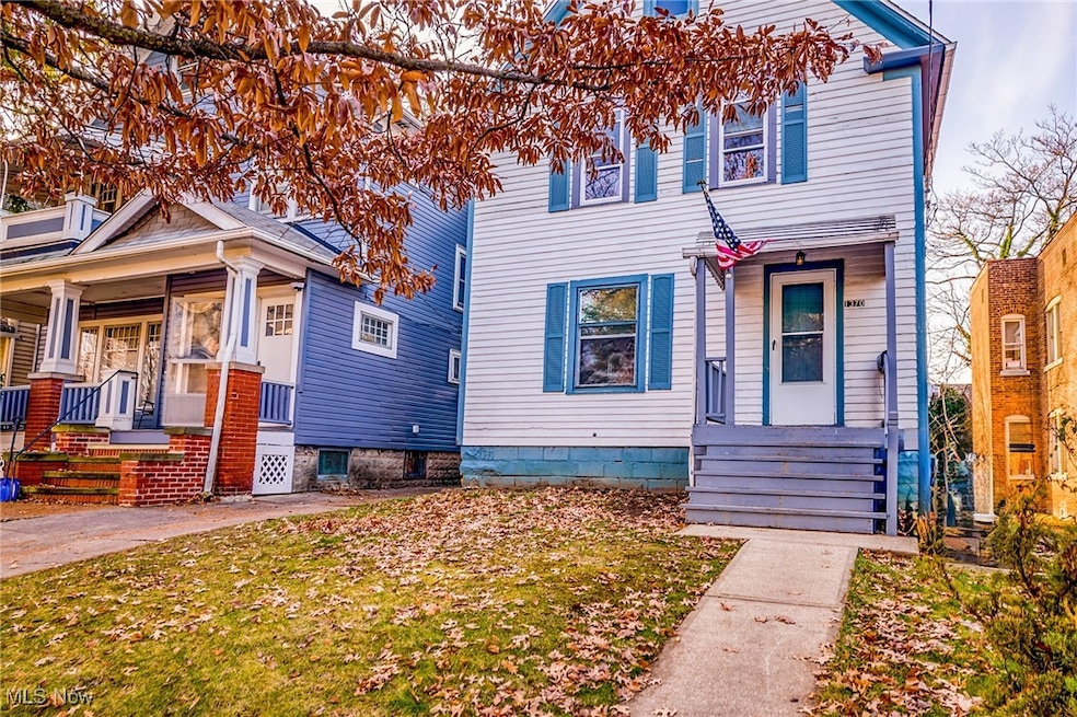 View of front of home featuring a porch