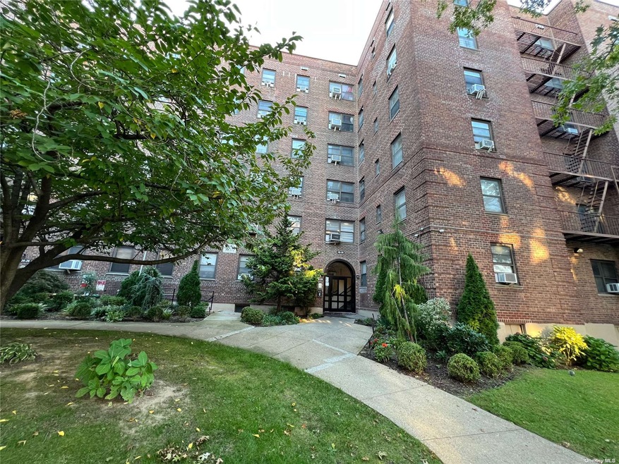 2620 141st St unit 6D, Flushing, NY 11354 - photo 1