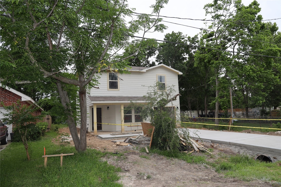 8025 Observatory St, Houston, TX 77088 - photo 1