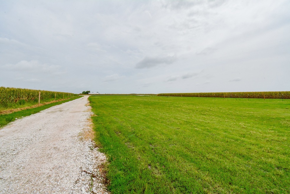 2721 Fm 1952 Rd, East Bernard, TX 77435 - photo 1