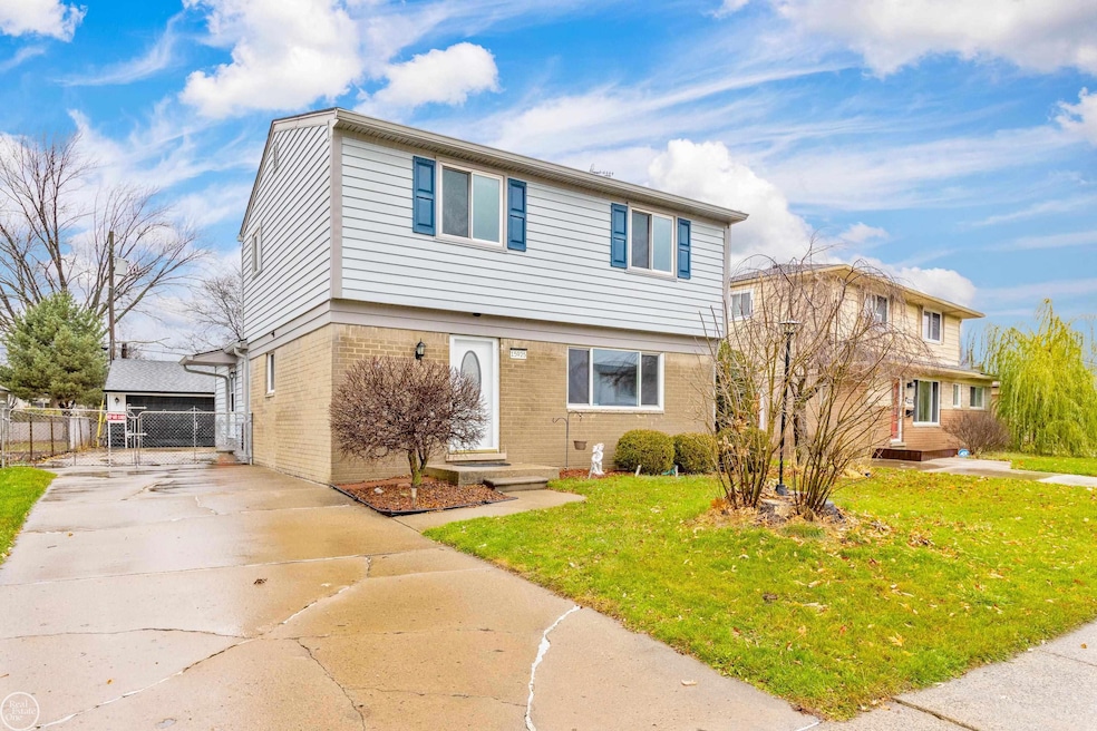 15925 Dugan St, Roseville, MI 48066 - photo 1