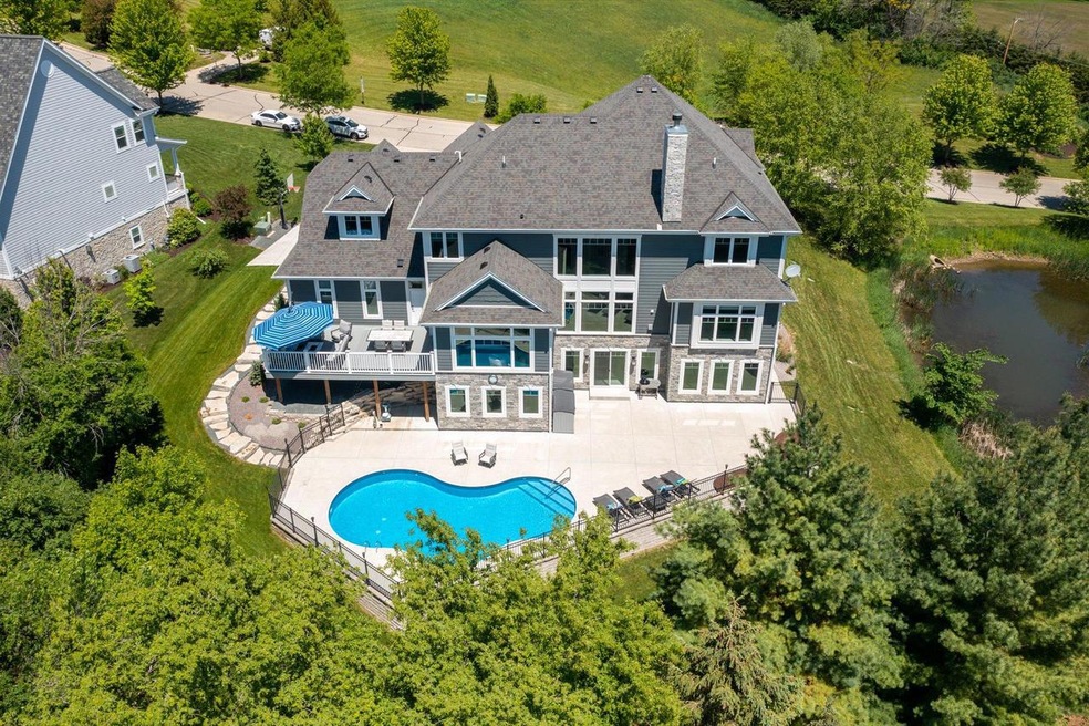 AMAZING 3 Levels of Living!