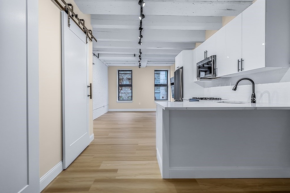 67 Broad St unit 203, Boston, MA 02109 - photo 1