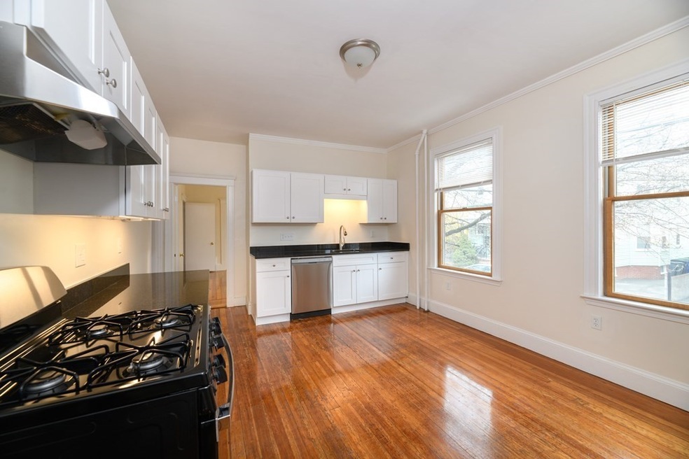 19 Buckingham St unit 1, Somerville, MA 02143 - photo 1