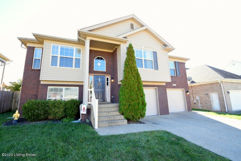 7427 Apple Mill Dr, Louisville, KY 40228 - photo 1