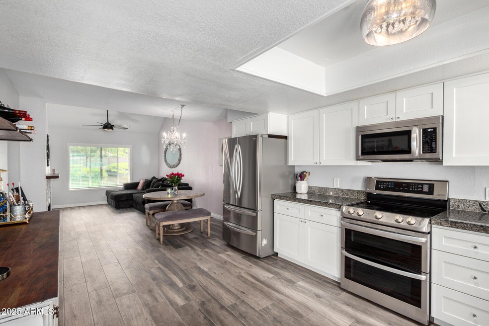 860 N Mcqueen Rd unit 1213, Chandler, AZ 85225 - photo 1