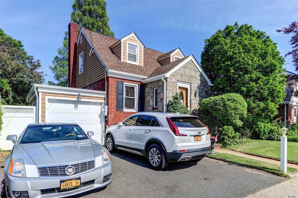 422 Ocean Ave, Malverne, NY 11565 - photo 1