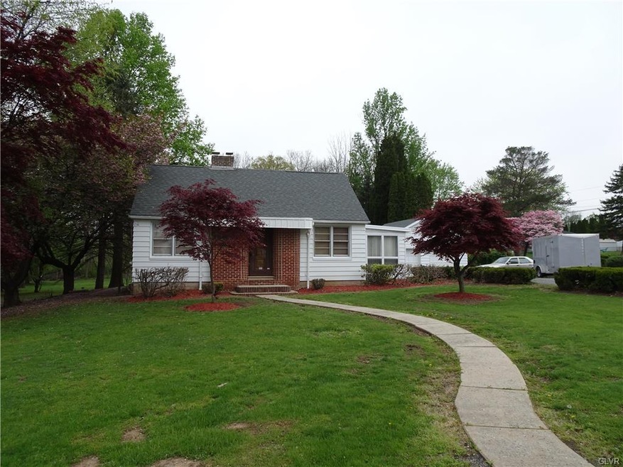 303 Spruce St, Walnutport, PA 18088 - photo 1