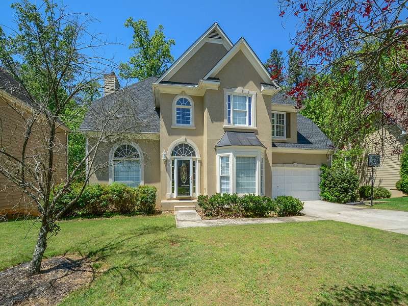 Beautifully updated and very spacious 5bd/3ba home