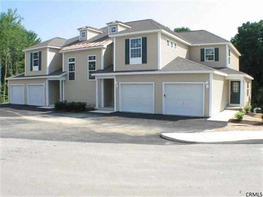 804 Royale Ct, Troy, NY 12180 - photo 1