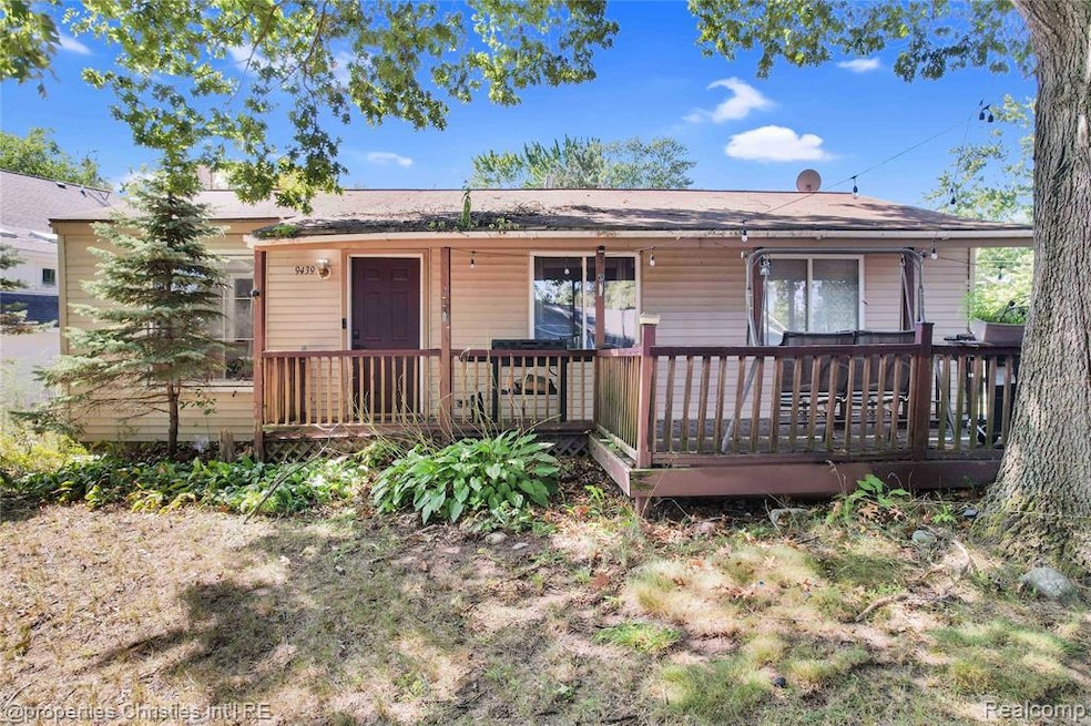 9439 Garforth St, White Lake, MI 48386 - photo 1