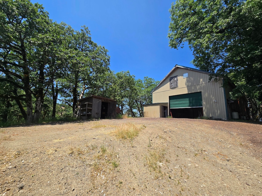 705 Bigfoot Path Rd, Kettenpom, CA 95595 - photo 1