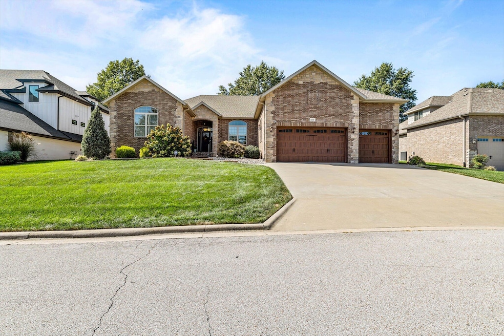 8310 Rolling Hills Dr, Nixa, MO 65714 - photo 1