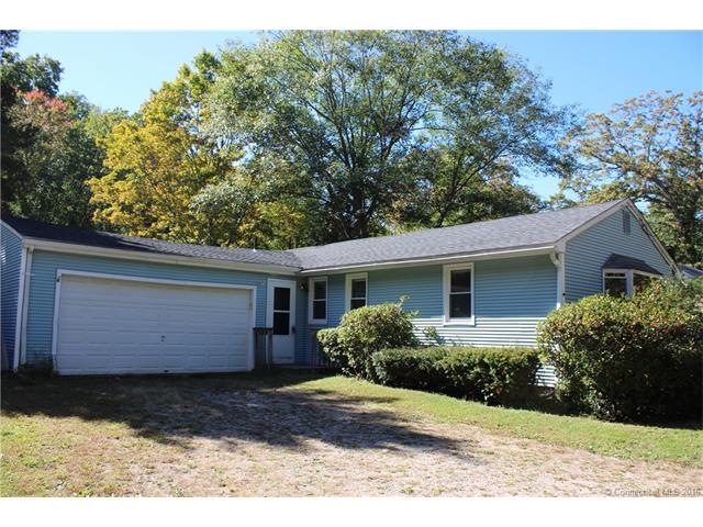 2671 Main Street * 2 Bedroom 1 bath ranch with an 