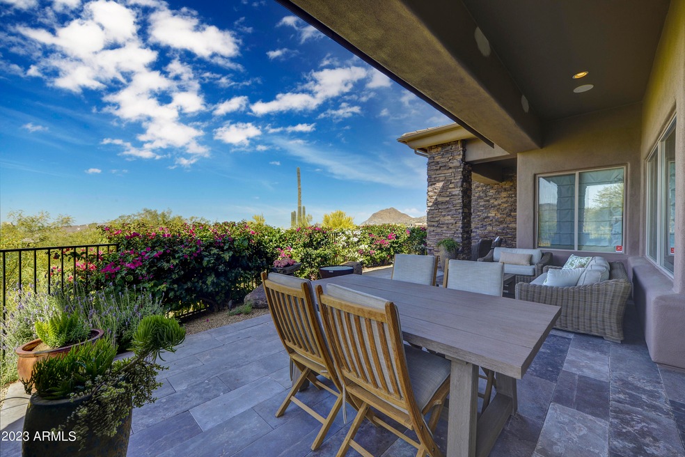 011_Expansive Patio