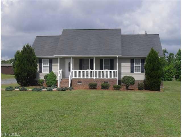 2052 Grantville Ln, Asheboro, NC 27205 - photo 1