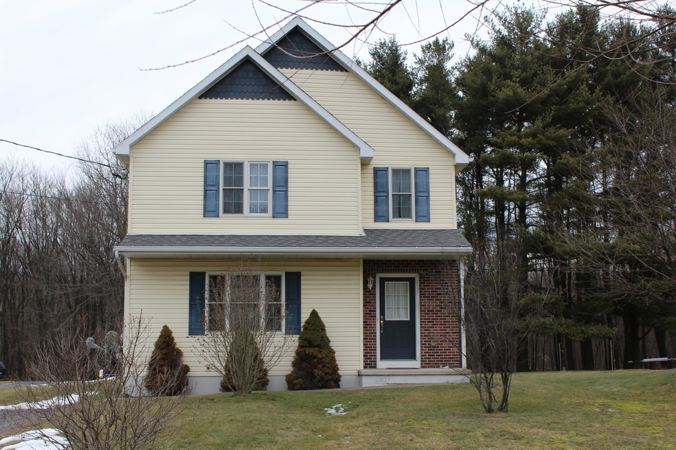 387 S Mountain Blvd, Mountain Top, PA 18707 - photo 1