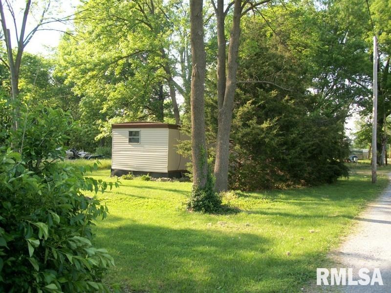 610 W Elm St, Harrisburg, IL 62946 - photo 1