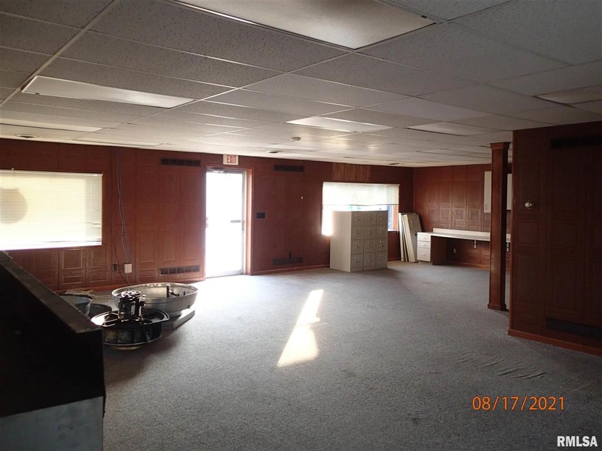 607 Keokuk St, Lincoln, IL 62656 - photo 1