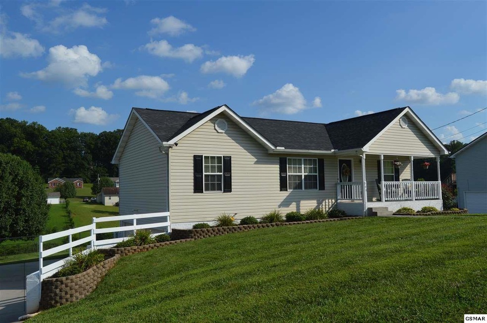 509 Bowers Park Cir, Knoxville, TN 37920 - photo 1