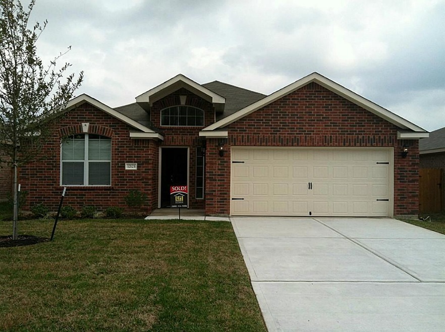 12219 Estelle Ln, Pinehurst, TX 77362 - photo 1