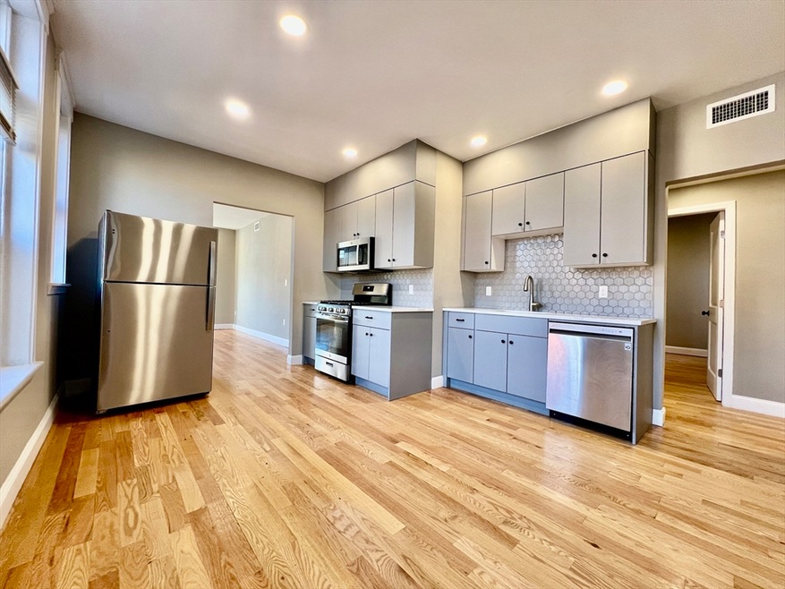 1914 Beacon St unit 3, Brighton, MA 02135 - photo 1