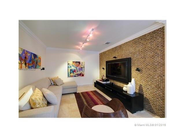 7420 NW 108 Place, Doral, FL 33178 - photo 1