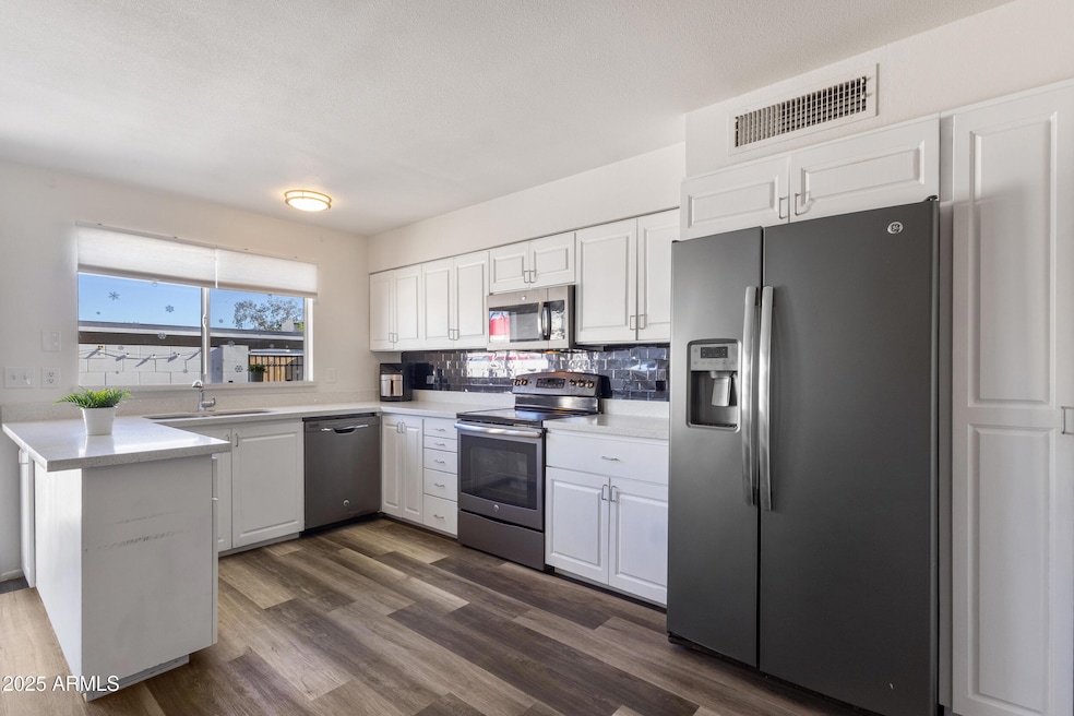 2338 W Carson Dr, Tempe, AZ 85282 - photo 1