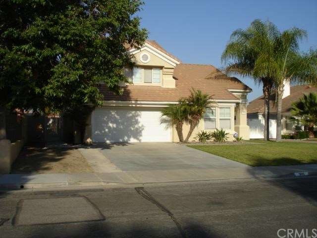 Street view of the home.