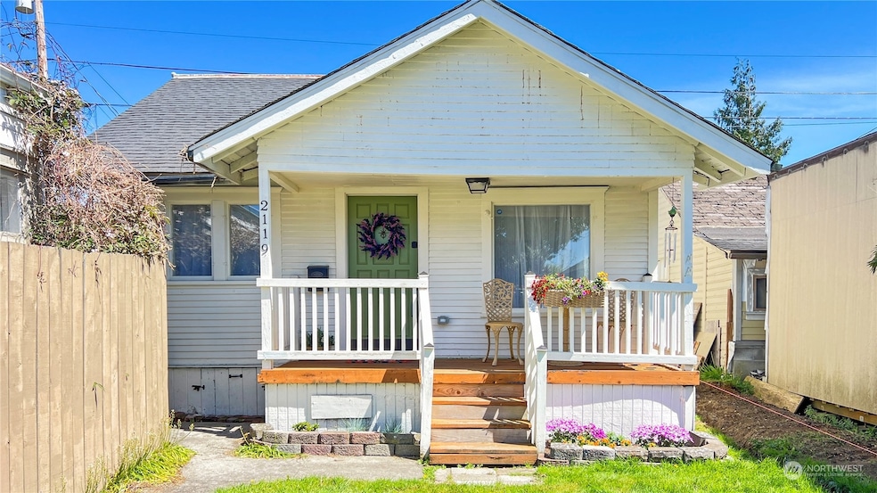 2119 Rainier Ave, Everett, WA 98201 - photo 1