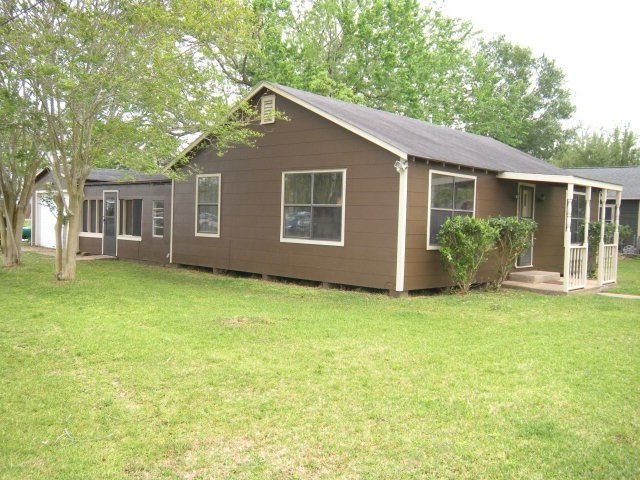 229 2nd St, Brazoria, TX 77422 - photo 1