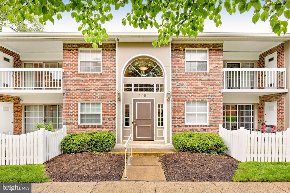 1954 Kennedy Dr unit 201, McLean, VA 22102 - photo 1